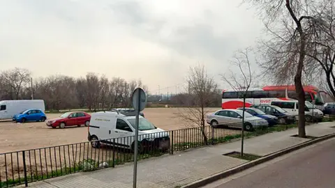 olmeda-torre-ramona-las-fuentes-aparcamiento-tierra--zaragoza-parque