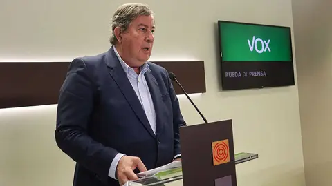 Juan Vidal, diputado de Vox, este lunes en rueda de prensa. Foto: Vox