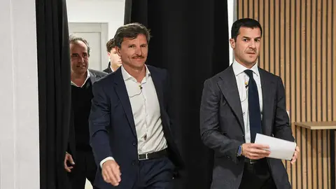 Lalo, junto a L&oacute;pez y, al fondo, Juan Forc&eacute;n. Foto: Pilar &Aacute;lvarez