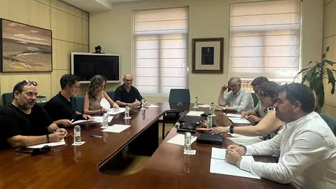 Representantes de ARAGA se han reunido con la consejera de Agricultura, Arancha Sim&oacute;n | Foto: ARAGA