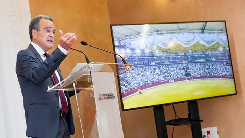 El presidente de la Diputaci&oacute;n de Zaragoza, S&aacute;nchez Quero, en una rueda de prensa | Foto: DPZ
