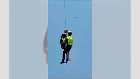 La Guardia Civil rescat&oacute; este domingo a dos ba&ntilde;istas que hab&iacute;an quedado bloqueados en el r&iacute;o Ara.
