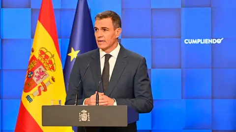 Pedro S&aacute;nchez, ante los medios de comunicaci&oacute;n | Foto de Pool Moncloa/Borja Puig de la Bellacasa