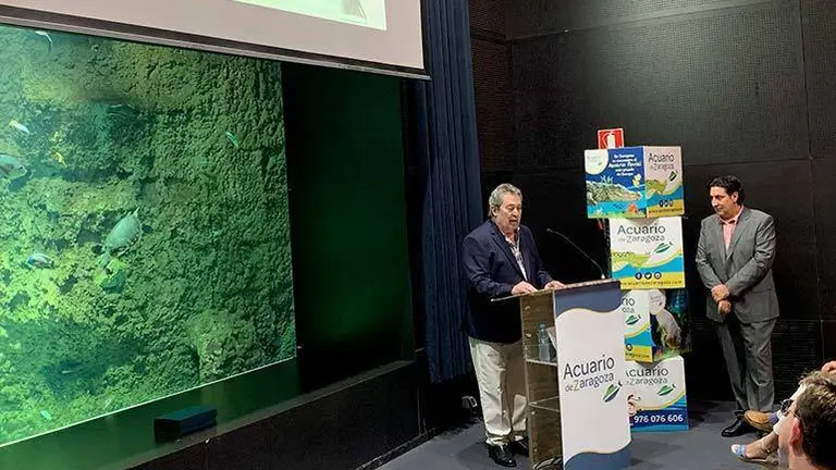 El ex alcalde de Zaragoza ha recibido visiblemente emocionado esta distinci&oacute;n 
