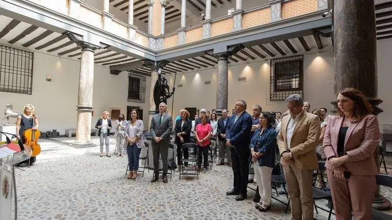 Este lunes se ha celebrado un acto con motivo del D&iacute;a Nacional de las V&iacute;ctimas del Terrorismo en el patio del Museo Pablo Gargallo | Foto: Laura Trives