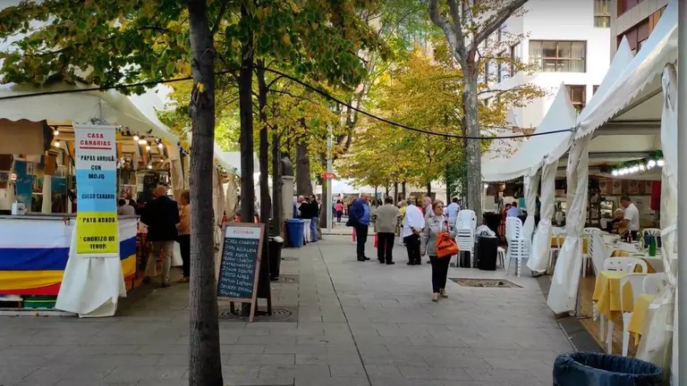Imagen de archivo de las Casas Regionales cuando estaban en la plaza de Arag&oacute;n
