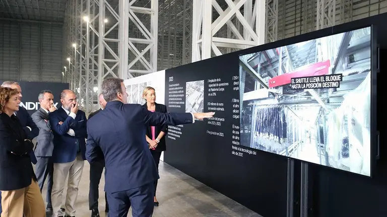 Esta nueva nave, que ya est&aacute; pr&aacute;cticamente construida, contiene un nuevo silo robotizado, con la &uacute;ltima tecnolog&iacute;a para el almacenamiento eficiente de prenda colgada