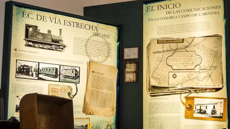 explicaci&oacute;n del tren del vino en el centro de interpretaci&oacute;n del ferrocarril de Cari&ntilde;ena