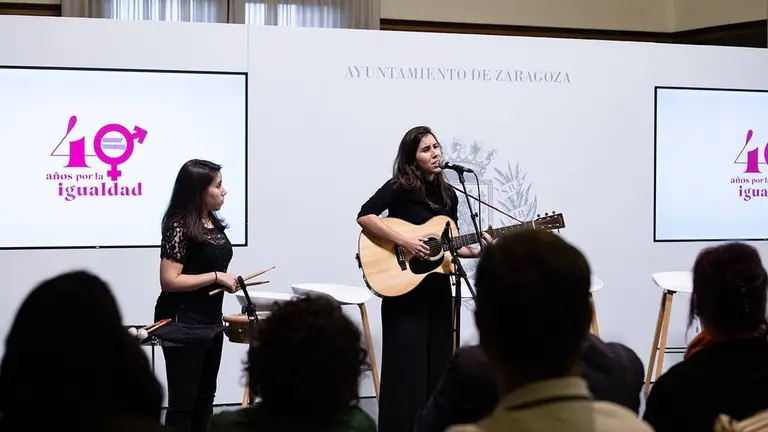 Actuaci&oacute;n de Esther Vallejo en el Sal&oacute;n de Recepciones