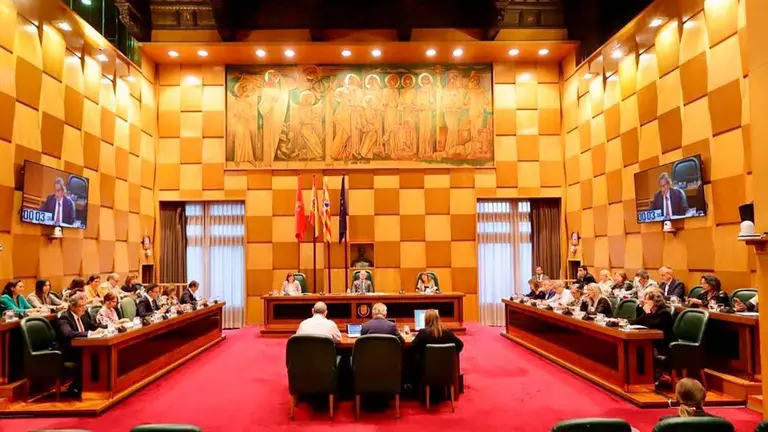 Sal&oacute;n de plenos de Zaragoza