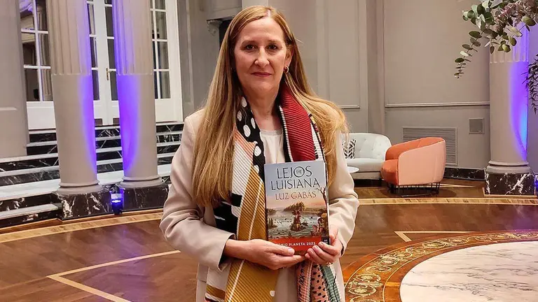 Luz Gab&aacute;s