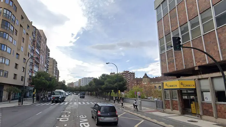 El autob&uacute;s de la l&iacute;nea 31 pasaba por el edificio de Correos de la avenida de Anselmo Clav&eacute;