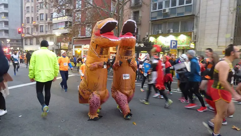 Imagen de una edici&oacute;n pasada de la San Silvestre