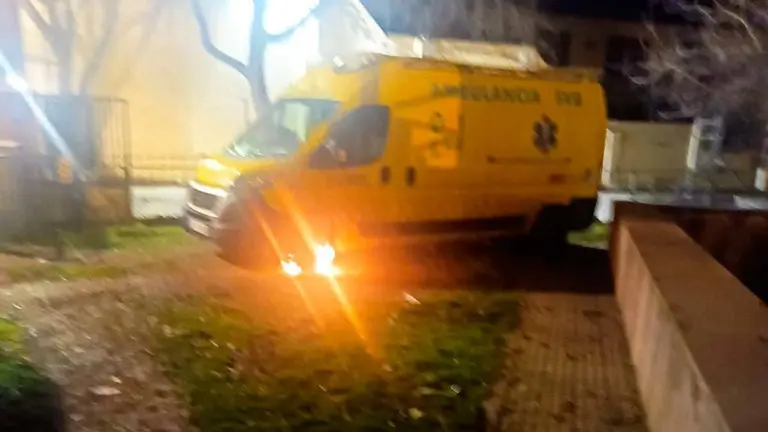 Hasta 21 veh&iacute;culos han sufrido da&ntilde;os en ruedas, lunas o retrovisores