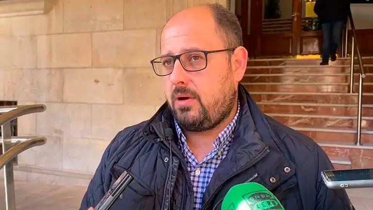 Izquierdo, secretario general del PAR, ha asegurado que Aliaga "no me ha llamado"