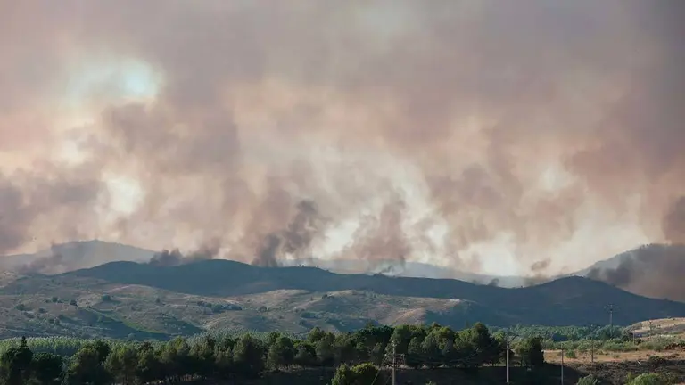 Los incendios forestales y la movilidad por las vacaciones provocaron un verano muy agitado