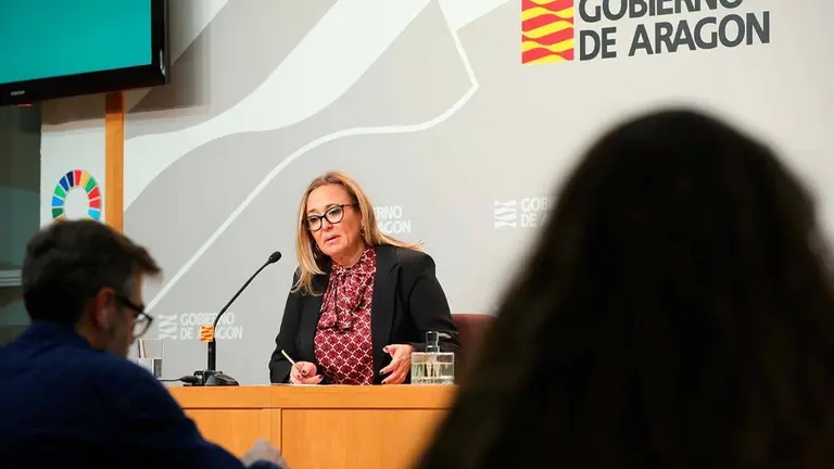 La consejera ha lamentado que, a su juicio, el Ayuntamiento quiera tensar la cuerda para no convocar la reuni&oacute;n