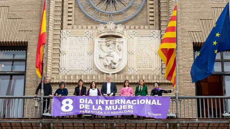 Pancarta 8M Ayuntamiento de Zaragoza