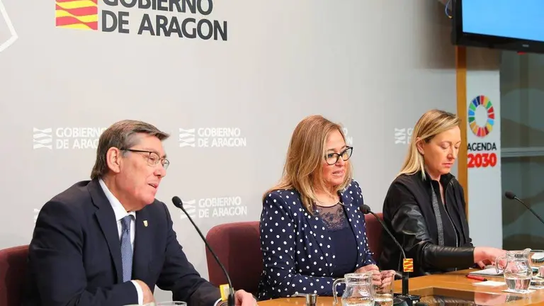 Aliaga, P&eacute;rez y Gast&oacute;n durante la rueda de prensa 