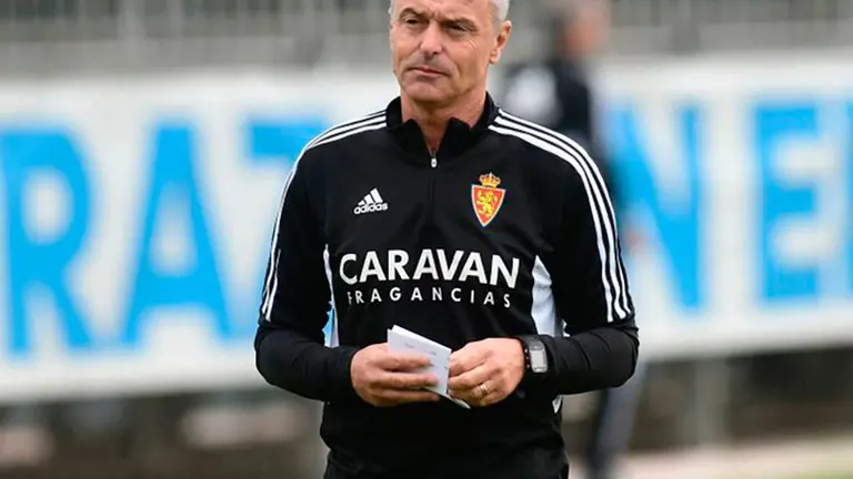 Fran Escrib&aacute; dirige un entrenamiento del Real Zaragoza