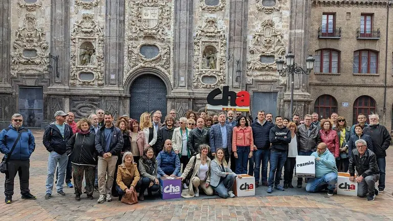 Foto de familia de la lista de CHA para las auton&oacute;micas, con Jos&eacute; Luis Soro a la cabeza