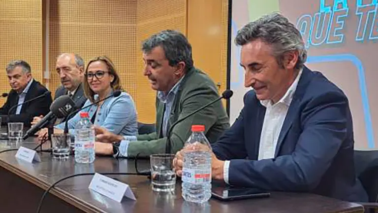 Fernando Escart&iacute;n en la presentaci&oacute;n de la Vuelta