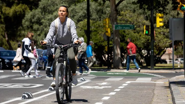 Este viernes ha quedado abierto al tr&aacute;fico ciclista del nuevo carril bici de Pedro III El Grande y Jerusal&eacute;n.