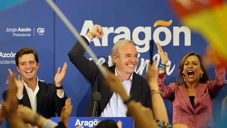 Azc&oacute;n ha celebrado la victoria en el hotel Reina Petronila