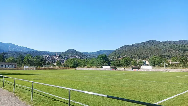 El campo en el que entrena el Real Zaragoza durante su estancia de Bolta&ntilde;a. Fotograf&iacute;a: Ayuntamiento de Bolta&ntilde;a.