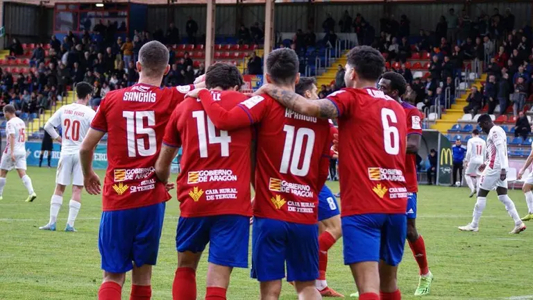 El Teruel, tras su ascenso mete&oacute;rico a Primera RFEF, ya est&aacute; comenzando a armarse para la guerra. Fotograf&iacute;a: C.D. Teruel.
