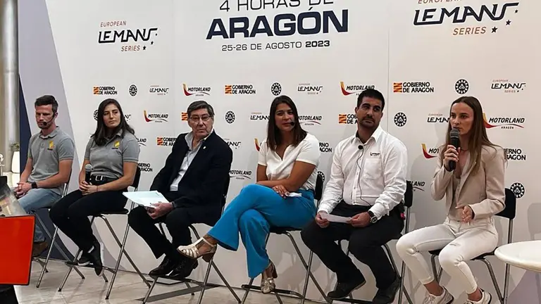 Arturo Aliaga y Ga&euml;lle Chouteauan han presentado oficialmente las "4 Horas de resistencia de Arag&oacute;n" en Puerto Venecia. Fotograf&iacute;a: MotorLand Arag&oacute;n.