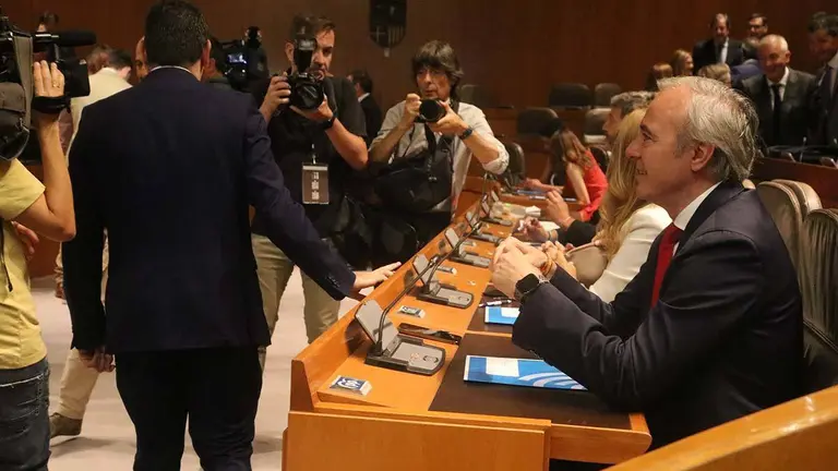 El viernes termina la ronda de contactos para la investidura de Azc&oacute;n, con la campa&ntilde;a de las generales ya en marcha