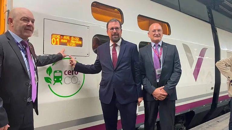 En tres semanas, Renfe ha vendido ya 43.000 billetes para estos trenes AVE