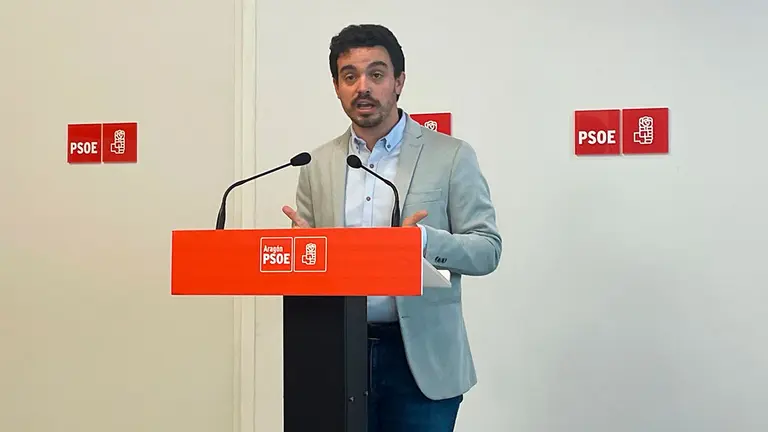 Dar&iacute;o Villagrasa acusa a Azc&oacute;n de dejadez de funciones al no haber formado todav&iacute;a gobierno en Arag&oacute;n