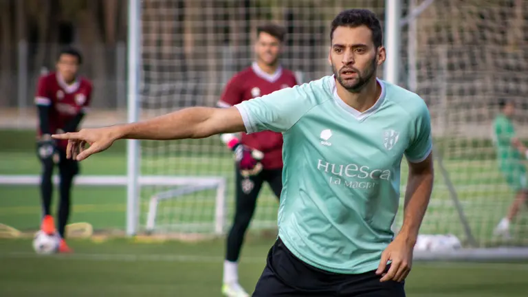 El jugador llega procedente del Almer&iacute;a, aunque jug&oacute; todo el curso pasado en el Cartagena. Fotograf&iacute;a: S.D. Huesca.