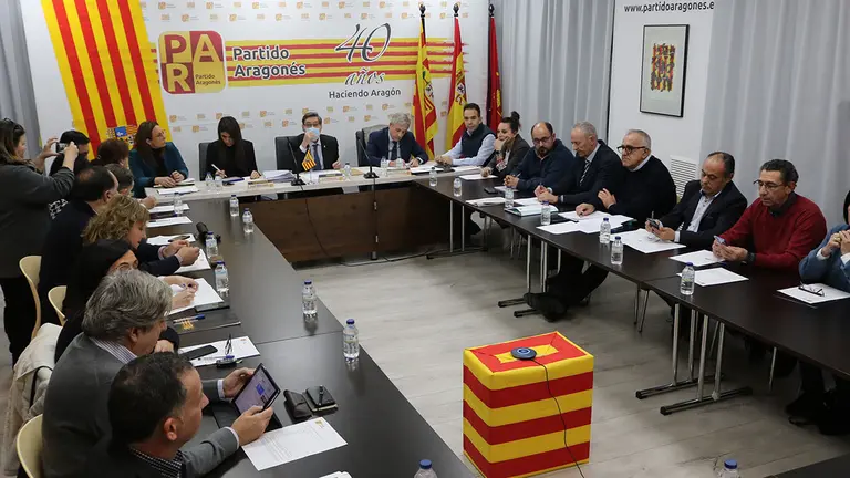El PAR ha sufrido cambios significativos en los &uacute;ltimos meses fruto de la salida de los cr&iacute;ticos y la moci&oacute;n a Arturo Aliaga (en el centro de la imagen cuando todav&iacute;a era presidente)