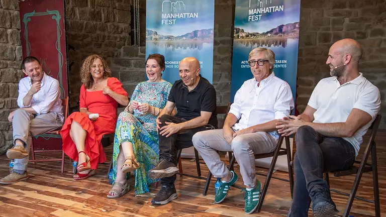 Homenaje que el Festival Manhattan rindi&oacute; a dos grandes de la cultura de nuestro pa&iacute;s, el cineasta Carlos Saura y la m&iacute;tica actriz M&oacute;nica Randall.