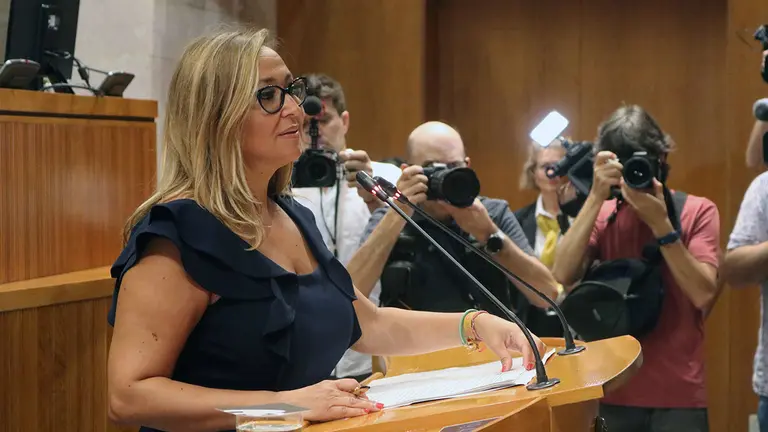 La portavoz del PSOE en las Cortes de Arag&oacute;n, Mayte P&eacute;rez, critica el pacto de gobernabilidad de PP con Vox y con el PAR