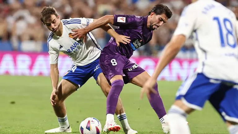 De esta forma, al menos Escrib&aacute; s&iacute; que tendr&aacute; con certeza a Az&oacute;n, Franc&eacute;s, Luna y Valera para el choque ante el Eldense. Fotograf&iacute;a: LaLiga Hypermotion.