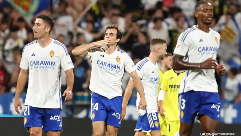 El Real Zaragoza quiere vencer al Tenerife con quien comparte el liderato de la Segunda Divisi&oacute;n, mientras que la S.D. Huesca desea ganar su primer encuentro de la temporada, o al menos puntuar ante el Racing en El Sardinero. Fotograf&iacute;a: LaLiga.