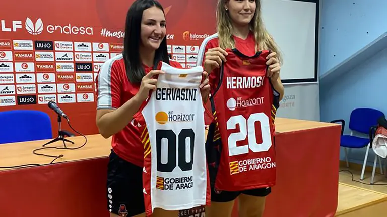Ambas jugadoras fueron fichadas en mayo pero han sido presentadas antes los medios este martes.