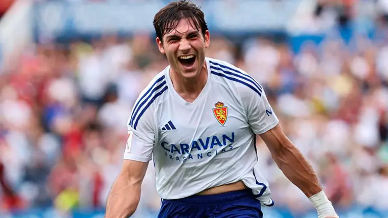 Az&oacute;n abr&iacute;a la lata en la primera mitad. Foto: LaLiga Hypermotion