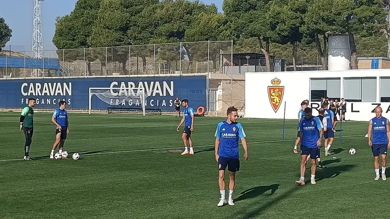 Marc Aguado camina en el campo de la Ciudad Deportiva