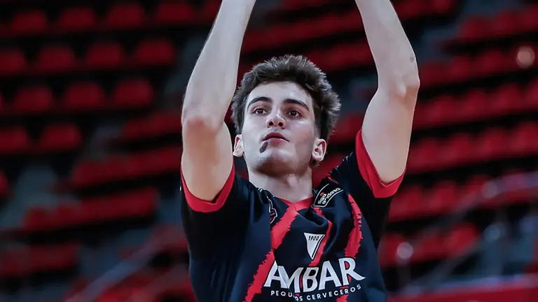 El jugador ha disputado cuatro jornadas con Anag&aacute;n-El Olivar de Liga EBA. Fotograf&iacute;a: Casademont Zaragoza.