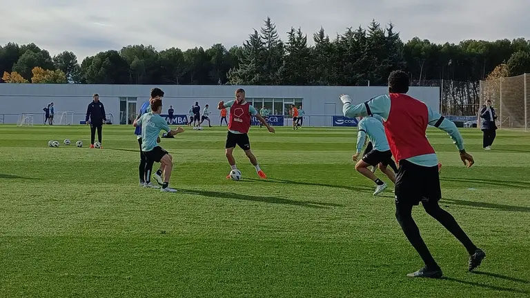 Entrenamiento del Huesca con Jorge Pulido