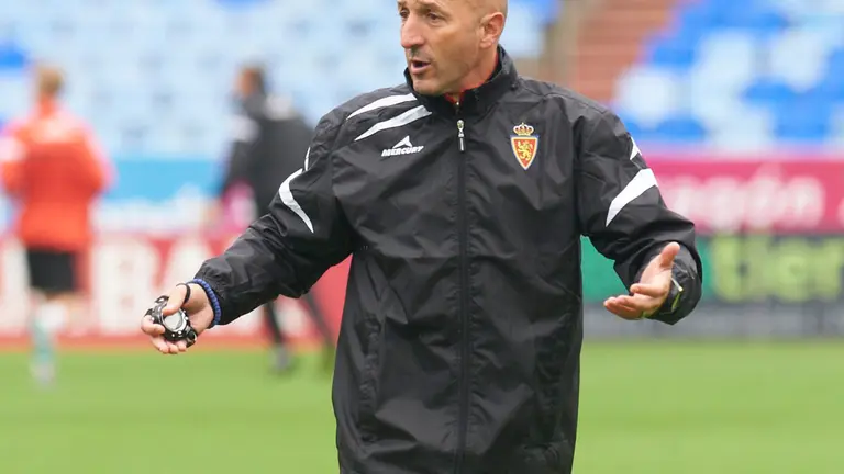 Ranko Popovic dirige un entrenamiento del Real Zaragoza