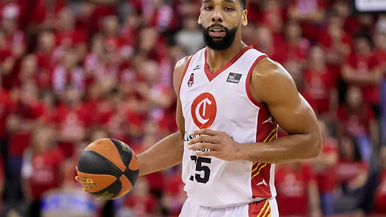ahlil Okafor acepta una oferta de China y deja Casademont Zaragoza