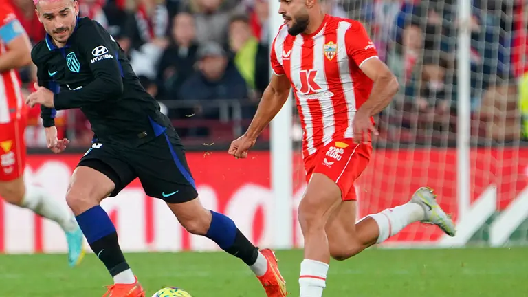El jugador destaca por poder jugar tanto en la banda como en el centro del campo. Fotograf&iacute;a: U.D. Almer&iacute;a.