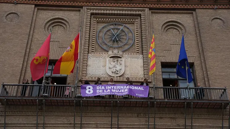 pancarta-ayto-8m