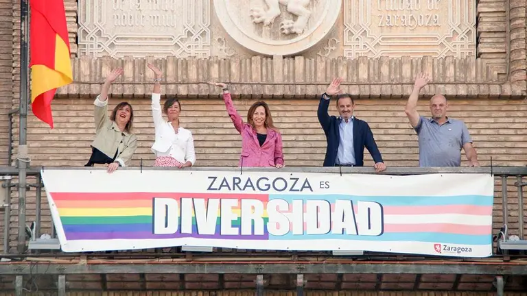 zaragoza-pancarta-orgullo